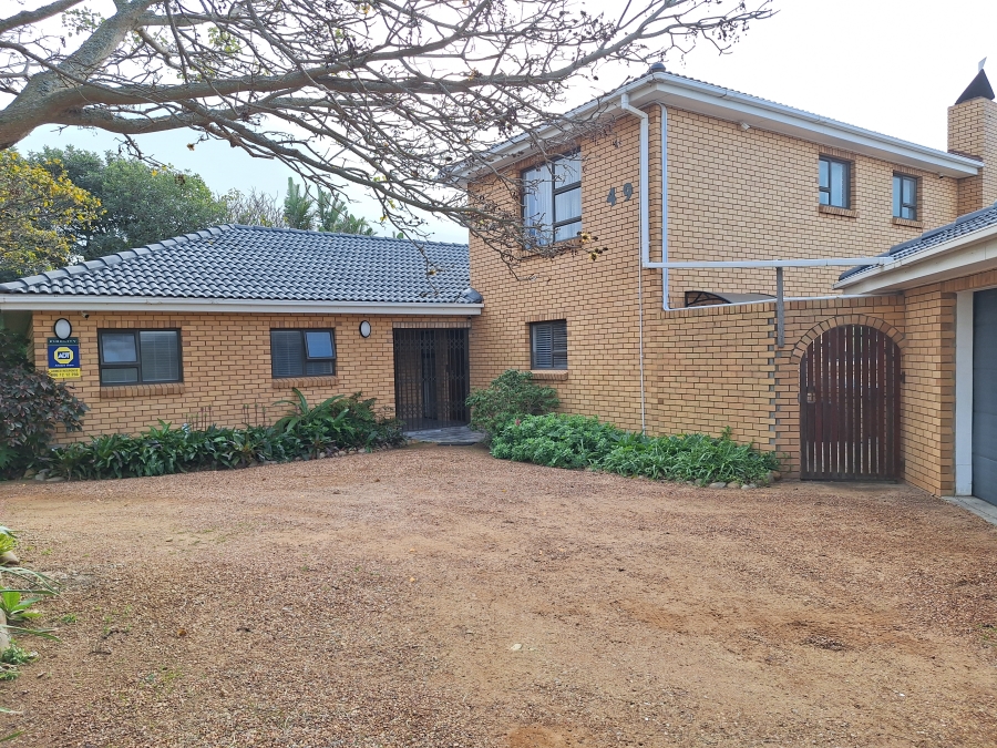 4 Bedroom Property for Sale in Wavecrest Eastern Cape